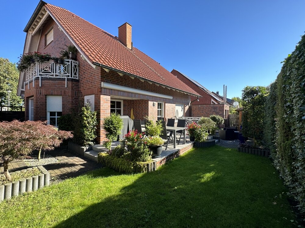 Mehrfamilienhaus zum Kauf 630.000 € 7 Zimmer 241,6 m²<br/>Wohnfläche 400 m²<br/>Grundstück Groß-Erkenschwick Oer-Erkenschwick 45739