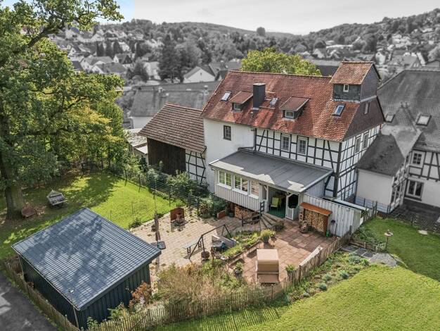 Einfamilienhaus zum Kauf 399.000 € 6 Zimmer 200 m² 4.621 m² Grundstück Gedern Gedern 63688