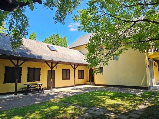 Restaurant zum Kauf provisionsfrei als Kapitalanlage geeignet 217.000 € 4 Zimmer 90 m² 790 m² Grundstück Uferstraße 1 Balatonkeresztúr 8648