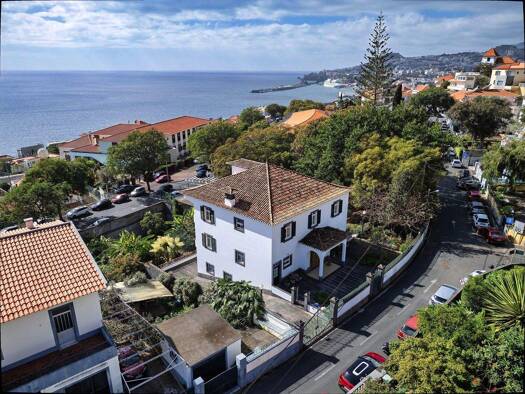 Einfamilienhaus zum Kauf 1.250.000 € 465 m² 698 m² Grundstück R. Dr. Juvenal 22  9060-147 Funchal  Portugal Funchal 9060-147
