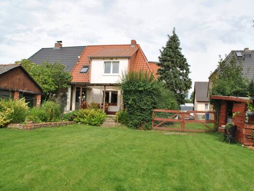 Doppelhaushälfte zum Kauf provisionsfrei 280.000 € 8 Zimmer 140 m² 2.100 m² Grundstück Poststr. 19 Allerstorf Marlow 18337