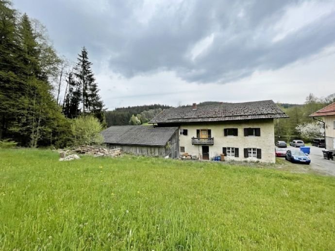 Haus zum Kauf 260.000 € 7 Zimmer 190 m²<br/>Wohnfläche 12.875 m²<br/>Grundstück ab sofort<br/>Verfügbarkeit Wieden Achslach 94250