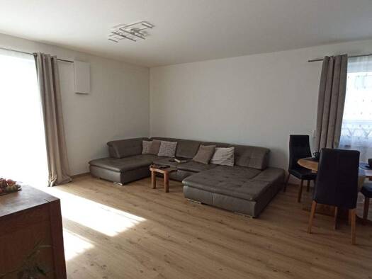 Wohnung zur Miete 1.130 € 4 Zimmer 107,4 m² 1. Geschoss Gärtnerstraße Köfering 93096