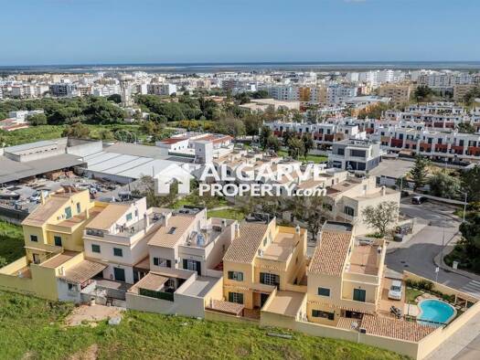 Haus zum Kauf 620.000 € 300 m² 250 m² Grundstück Quelfes 8700