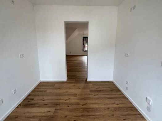 Maisonette zur Miete 1.300 € 4 Zimmer 125 m² Geschoss 2/2 frei ab sofort Rot St. Leon-Rot 68789