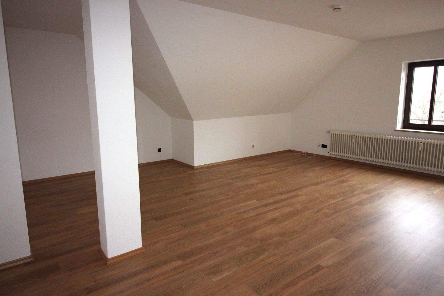 Immobilie in Deggendorf - Geräumige 61 m² Eigentumswohnung mit Balkon im Zentrum von Deggendorf - Bild 0