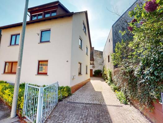 Doppelhaushälfte zum Kauf 369.000 € 7 Zimmer 180 m² 311 m² Grundstück Obergrombach Bruchsal / Obergrombach 76646
