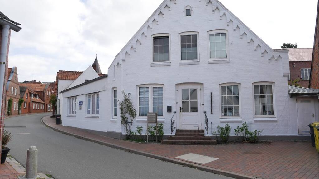 Einfamilienhaus zum Kauf 409.000 € 12 Zimmer 212 m² 360 m² Grundstück Garding 25836