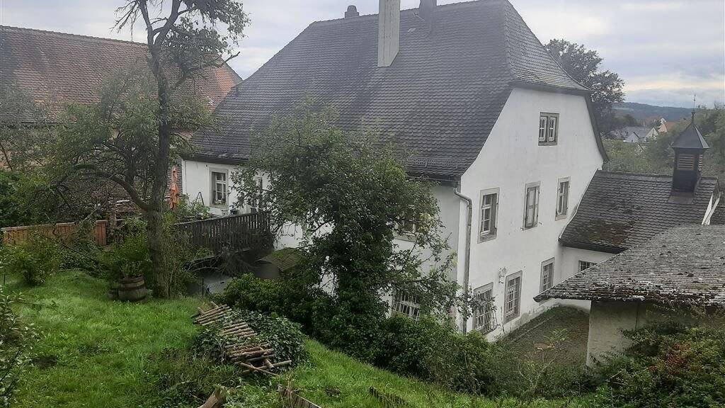 Mehrfamilienhaus zum Kauf 265.000 € 9 Zimmer 273 m² 975 m² Grundstück frei ab sofort Aschbach Schlüsselfeld 96132