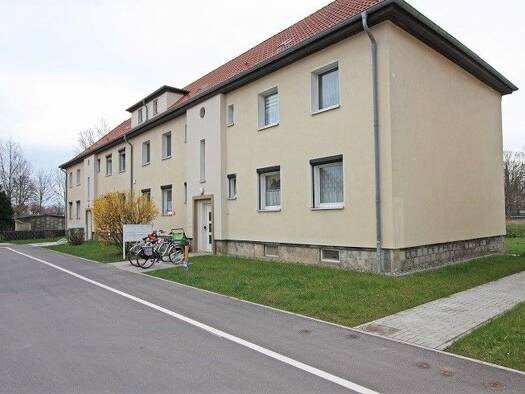 Wohnung zur Miete 582 € 4 Zimmer 85,5 m² EG Arndtstraße 7 Oschersleben Oschersleben 39387