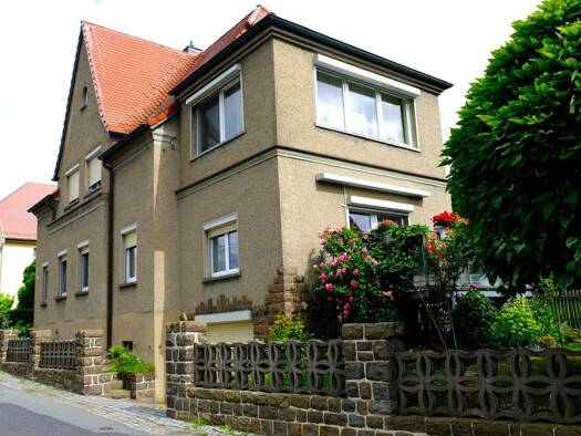 Mehrfamilienhaus zum Kauf als Kapitalanlage geeignet 175.000 € 188 m² 240 m² Grundstück Stauchitz 01594