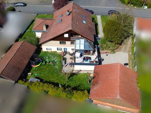 Mehrfamilienhaus zum Kauf provisionsfrei 798.000 € 10 Zimmer 260 m² 1.140 m² Grundstück Dettelbach Dettelbach 97337