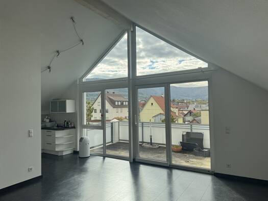 Wohnung zur Miete 800 € 3 Zimmer 82 m² Geschoss 2/3 frei ab sofort Neuhausen Metzingen 72555