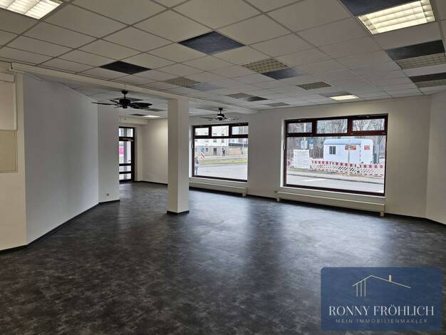 Laden zur Miete 250 € 1 Zimmer 85,8 m² Verkaufsfläche Marienthaler Straße 137 Marienthal Zwickau 08060