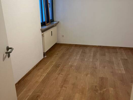 Wohnung zur Miete 620 € 2 Zimmer 73 m² Geschoss 1/3 frei ab sofort Cortendorf Coburg 96450