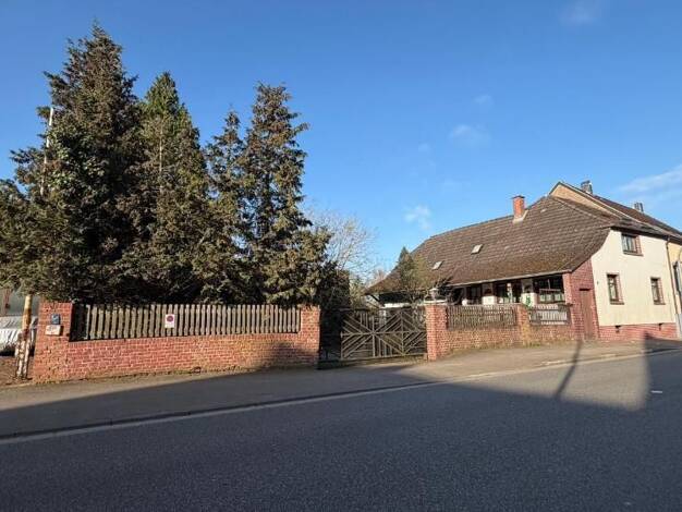Einfamilienhaus zum Kauf 199.000 € 4 Zimmer 135 m² 746 m² Grundstück Homburg Homburg 66424