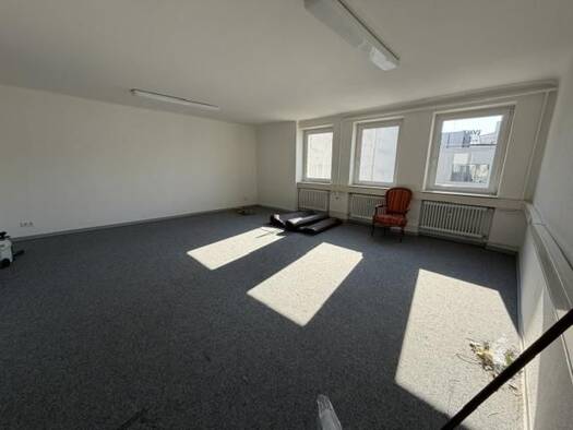 Bürofläche zur Miete provisionsfrei 800 € 4 Zimmer 109 m² Bürofläche St Johann Mitte 66111