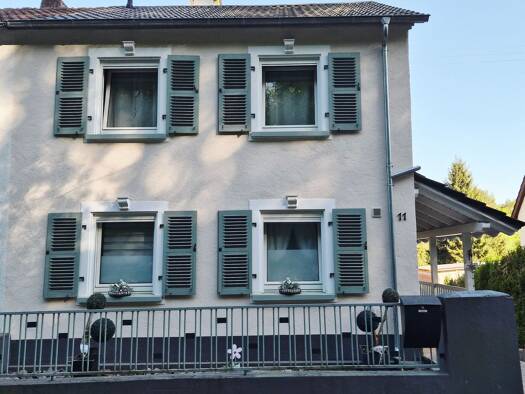 Doppelhaushälfte zum Kauf provisionsfrei 300.000 € 4,5 Zimmer 125 m² 576 m² Grundstück frei ab sofort Dernbach 76857