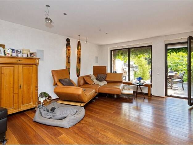 Haus zur Miete Wohnen auf Zeit 2.500 € 3 Zimmer 125 m² frei ab 01.08.2025 Düsseldorf 40629