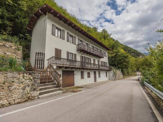 Haus zum Kauf 260.000 € 4 Zimmer 200 m² frei ab sofort Terragnolo