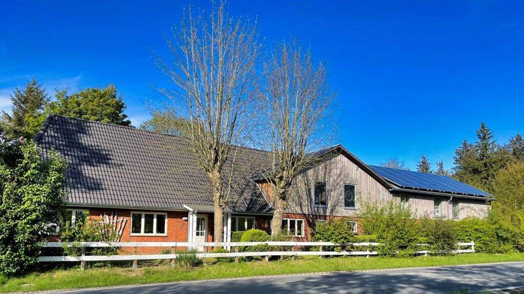 Haus zum Kauf 890.000 € 12 Zimmer 300 m² 12.000 m² Grundstück Lütjenholm 25842