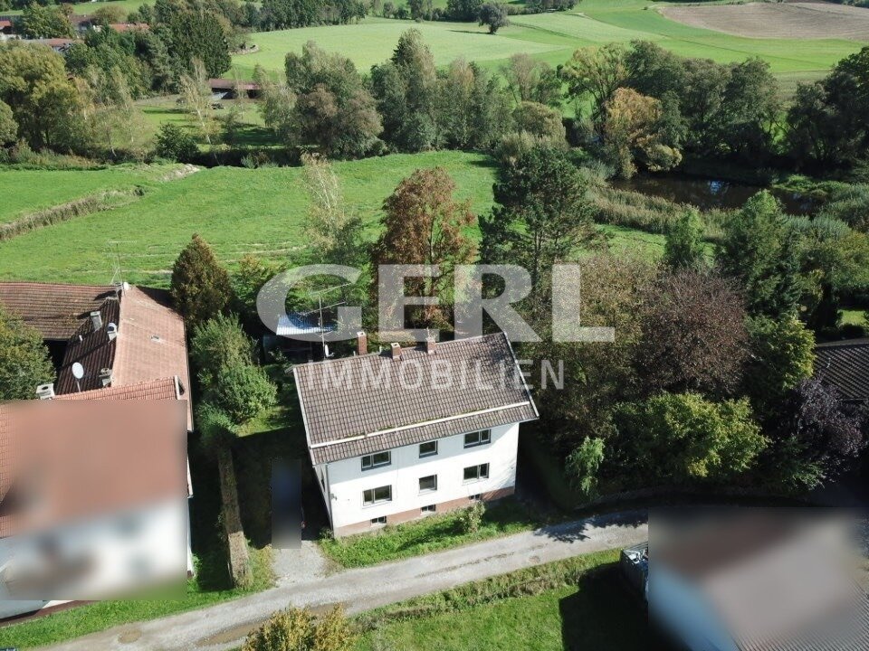 Mehrfamilienhaus zum Kauf 249.000 € 8 Zimmer 151,7 m²<br/>Wohnfläche 748 m²<br/>Grundstück Hunderdorf Hunderdorf 94336