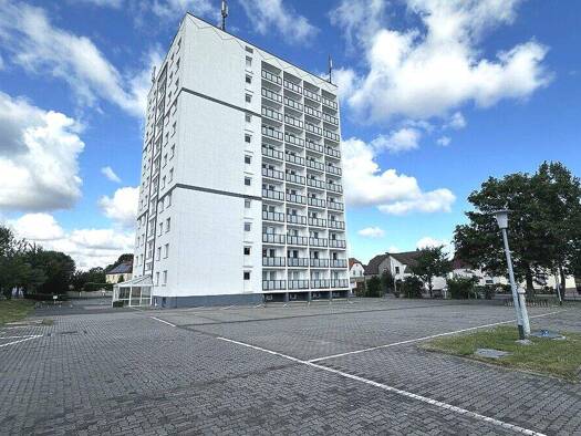 Haus zum Kauf 3.400.000 € 3.547 m² 3.760 m² Grundstück Wolfen 06766