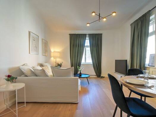 Wohnung zur Miete 600 € 2 Zimmer 59 m² 1. Geschoss frei ab sofort Süd Stuttgart 70199