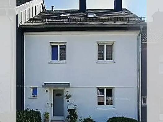 Reihenhaus zur Miete 1.100 € 5 Zimmer 110 m² 230 m² Grundstück frei ab 01.09.2026 Helmbrechts Helmbrechts 95233