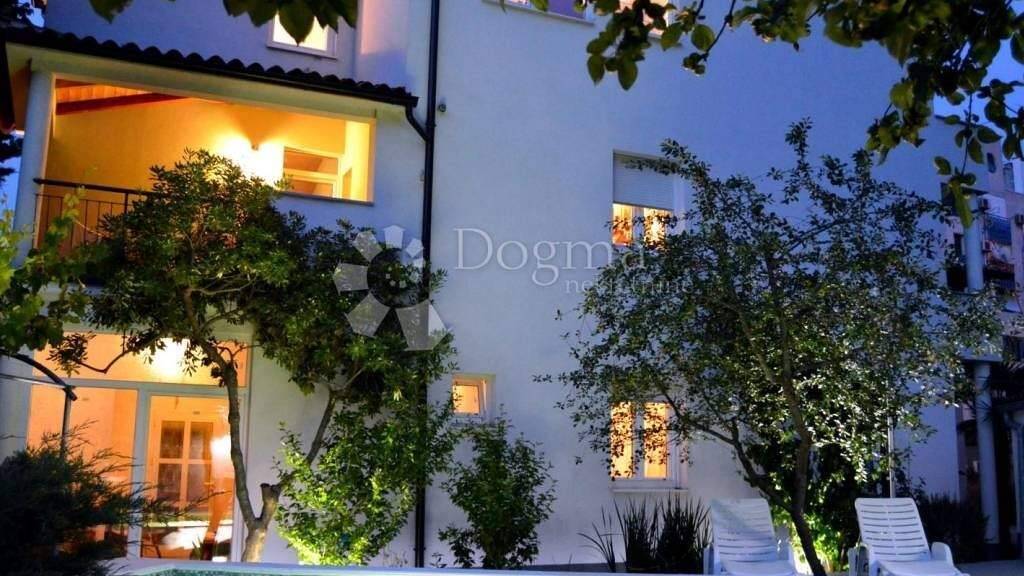 Haus zum Kauf 1.600.000 € 24 Zimmer 450 m² Center