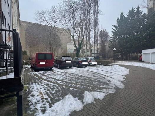 Außenstellplatz zur Miete 90 € Moabit Berlin 10557