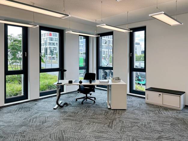 Bürofläche zur Miete 689 € 50 m² Bürofläche teilbar von 10 m² bis 50 m² Butzweilerhofallee 3 Ossendorf Köln 50829