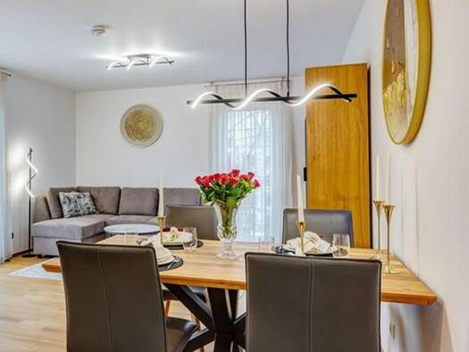 Wohnung zur Miete 820 € 2 Zimmer 67 m² Geschoss 2/5 frei ab 01.09.2026 Nürnberger Str. 23 Zentrum Mitte 04103