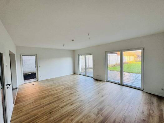 Wohnung zur Miete - Erstbezug 1.700 € 4 Zimmer 125 m² frei ab sofort Berliner Landstraße 29 Hangelsberg Grünheide 15537
