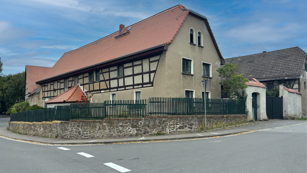 Haus zum Kauf 550.000 € 7 Zimmer 150 m² 3.620 m² Grundstück Dreiskau-Muckern Großpösna 04463