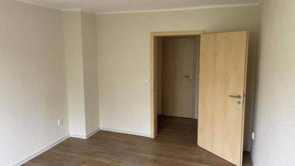 Wohnung zur Miete 439 € 3 Zimmer 60,9 m² 1. Geschoss frei ab 01.04.2026 Seehäuser Weg 90 Oschersleben 39387