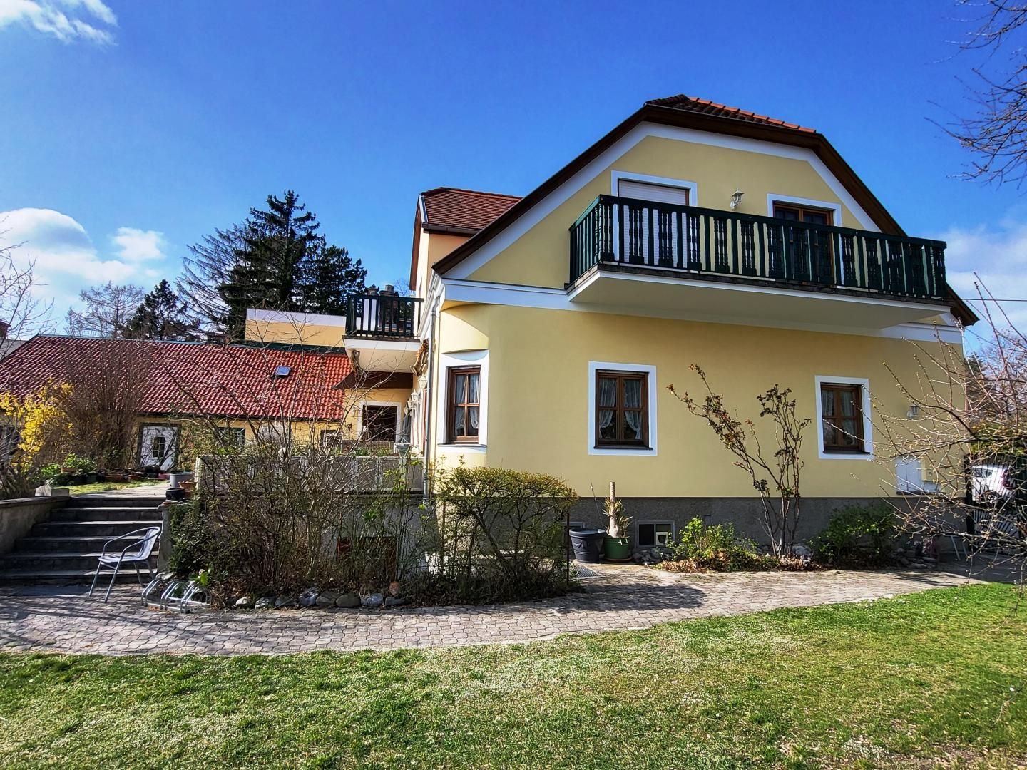 Mehrfamilienhaus zum Kauf 1.150.000 € 10 Zimmer 308 m²<br/>Wohnfläche 808 m²<br/>Grundstück Bad Vöslau 2540