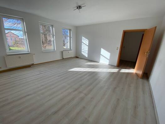 Wohnung zur Miete 350 € 2 Zimmer 48 m² 1. Geschoss frei ab sofort An der Kirche 73 Osthausen Osthausen-Wülfershausen 99310