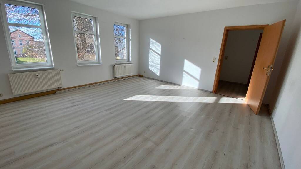 Wohnung zur Miete 360 € 2 Zimmer 48 m² 1. Geschoss frei ab sofort An der Kirche 73 Osthausen Osthausen-Wülfershausen 99310