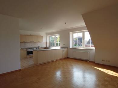 Wohnung zur Miete 1.000 € 4 Zimmer 130 m² Dachgeschoss, 2 Geschosse frei ab sofort Hauptstraße 17 Güster 21514
