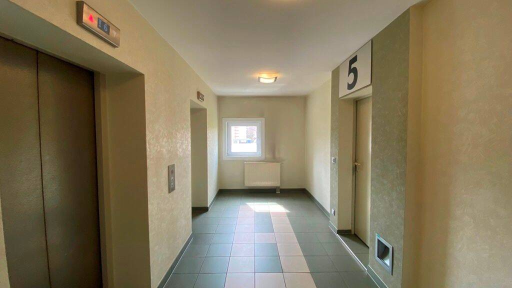 Wohnung zur Miete 383 € 2 Zimmer 54,3 m² 5. Geschoss Friedrich-König-Straße 11 Suhl 98527