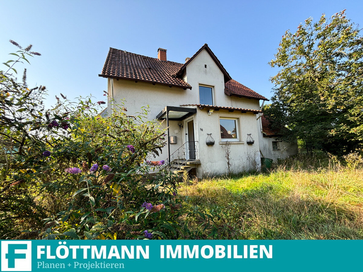 Mehrfamilienhaus zum Kauf 255.000 € 6 Zimmer 190 m²<br/>Wohnfläche 1.215 m²<br/>Grundstück Detmold - Kernstadt Detmold 32756