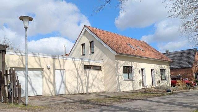 Immobilie in Oldenburg - Großzügiges WOHNEN auf 190 qm plus 50 qm Einliegerwohnung ! - Bild 2