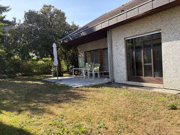 Einfamilienhaus zum Kauf provisionsfrei 860.000 € 7 Zimmer 242 m² 551 m² Grundstück Im Seidenbäumle 4 Weiler zum Stein Leutenbach 71397