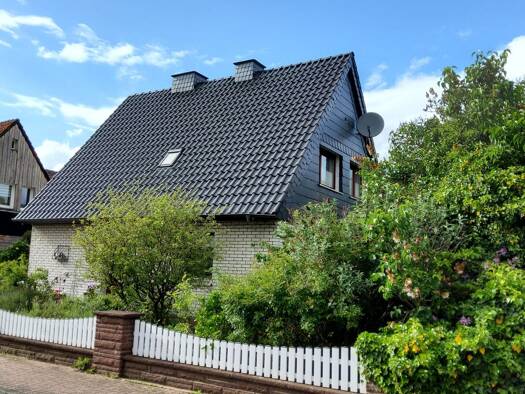 Einfamilienhaus zum Kauf 385.000 € 7 Zimmer 180 m² 924 m² Grundstück frei ab sofort Kallbergstraße Hänigsen Uetze 31311