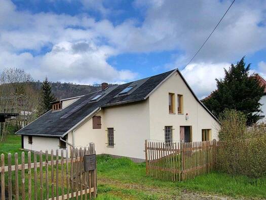 Einfamilienhaus zum Kauf 295.000 € 229 m² 1.260 m² Grundstück Göschwitz Jena 07745