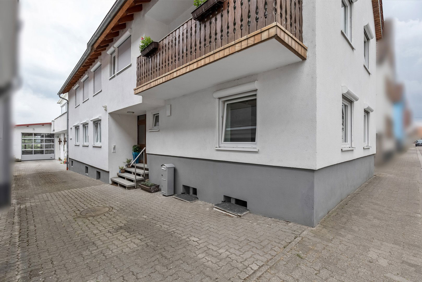 Mehrfamilienhaus zum Kauf provisionsfrei 769.999 € 9,5 Zimmer 300 m²<br/>Wohnfläche 1.265 m²<br/>Grundstück Freckenfeld 76872