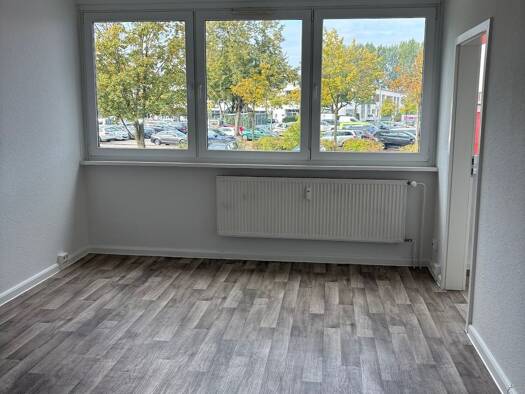 Wohnung zur Miete 310 € 1,5 Zimmer 32 m² EG frei ab sofort Woldegker Straße 30 Katharinenviertel Neubrandenburg 17033