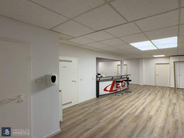 Bürofläche zur Miete 12 € 7 Zimmer 179 m² Bürofläche Limburg 65549
