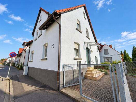 Einfamilienhaus zur Miete 1.100 € 6,5 Zimmer 120 m² 250 m² Grundstück frei ab 01.12.2026 Kirchheim am Neckar 74366